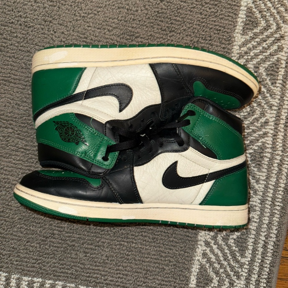 Air Jordan pine green 1s